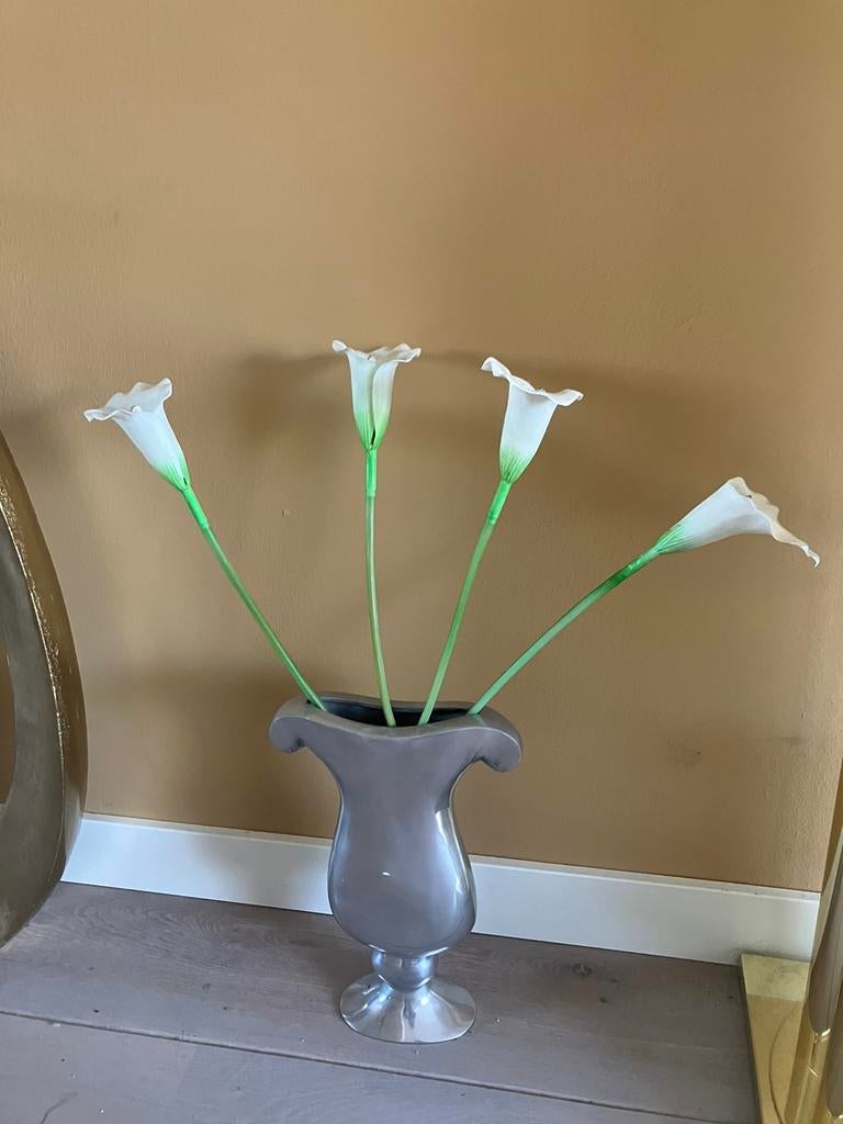 Decoratieve vaas met lelies, Ophalen of Verzenden, Gebruikt