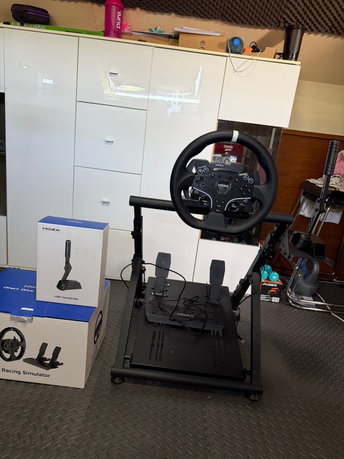 Zo goed als nieuwe Moza R5 Sim Racing Set + Handrem + Stand, Ophalen of Verzenden, Zo goed als nieuw