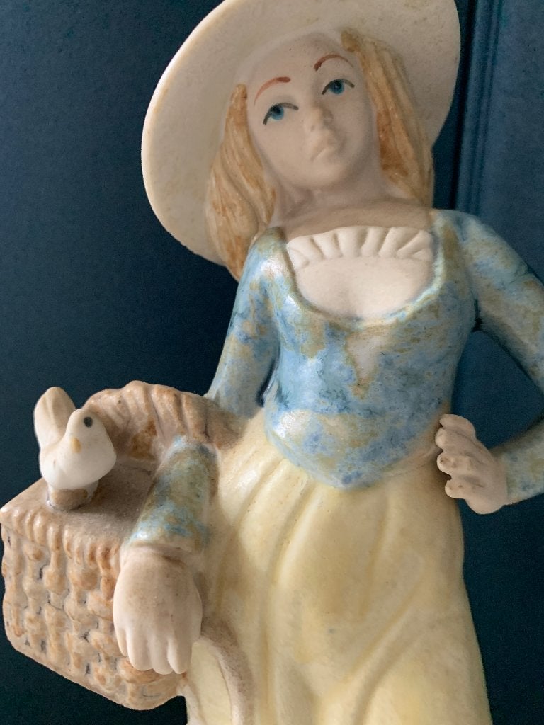 Prachtig porseleinen beeld van Vitage Porselana  Artistica, Blauw, Art deco, Ophalen of Verzenden, Handgemaakt