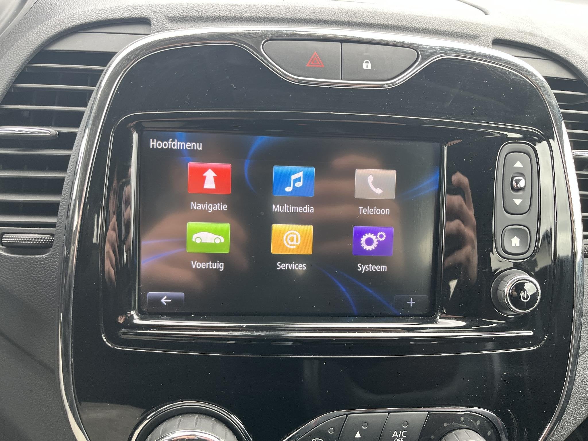 Foto 33 van Renault Captur 1.2 TCe Xmod Clima, cruise, stoelverwarming,