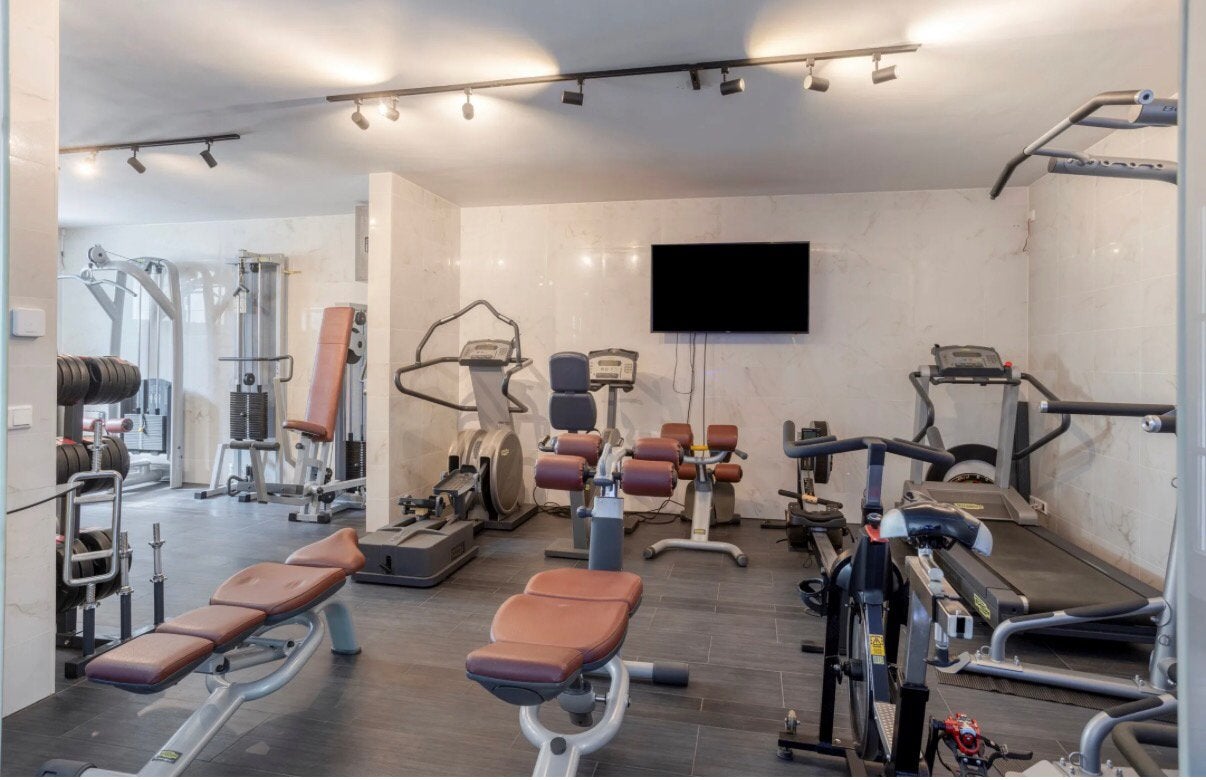 Complete Gym met Technogym Apperatuur, Ophalen, Zo goed als nieuw, Overige materialen, Overige typen