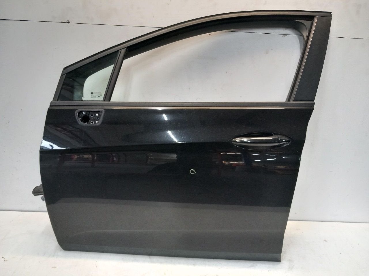 Portier links voor Opel Astra, Onderdelen@venauto.nl, Van der Ven Autorecycling B.V., Gebruikt, Ettenseweg 76, 4706 PB Roosendaal, The Netherlands