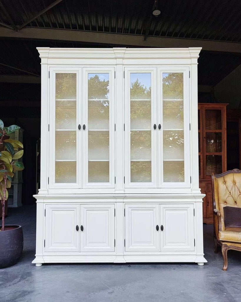 Hoge klassieke vitrinekast | Witte buffetkast #4704, Gebruikt, Met deur(en), -, 200 cm of meer