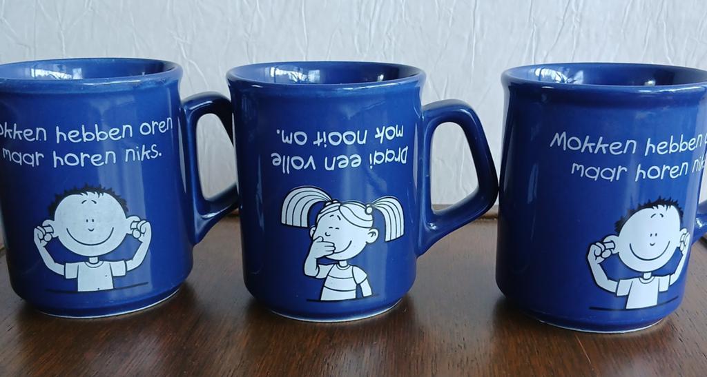 Mokken/Bekers Blue Band 1999, Huis en Inrichting, Keuken | Servies, Gebruikt, Ophalen of Verzenden, Overige stijlen, Kop(pen) en/of Schotel(s)