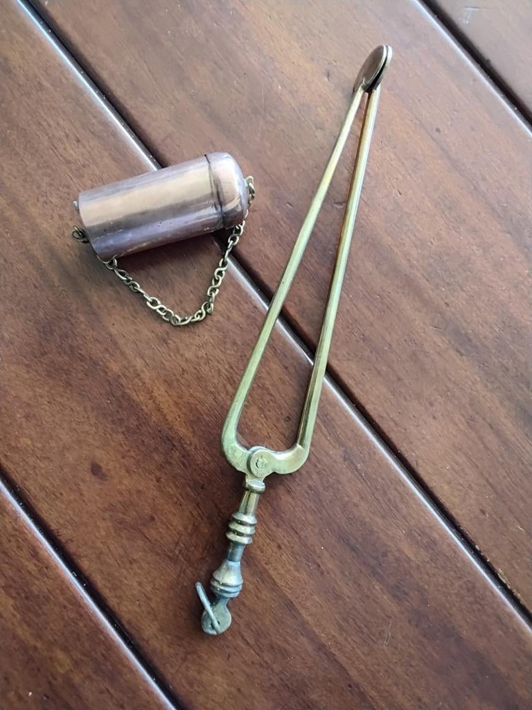 Koperkleurig tondeldoosje met kolentang, Ophalen of Verzenden