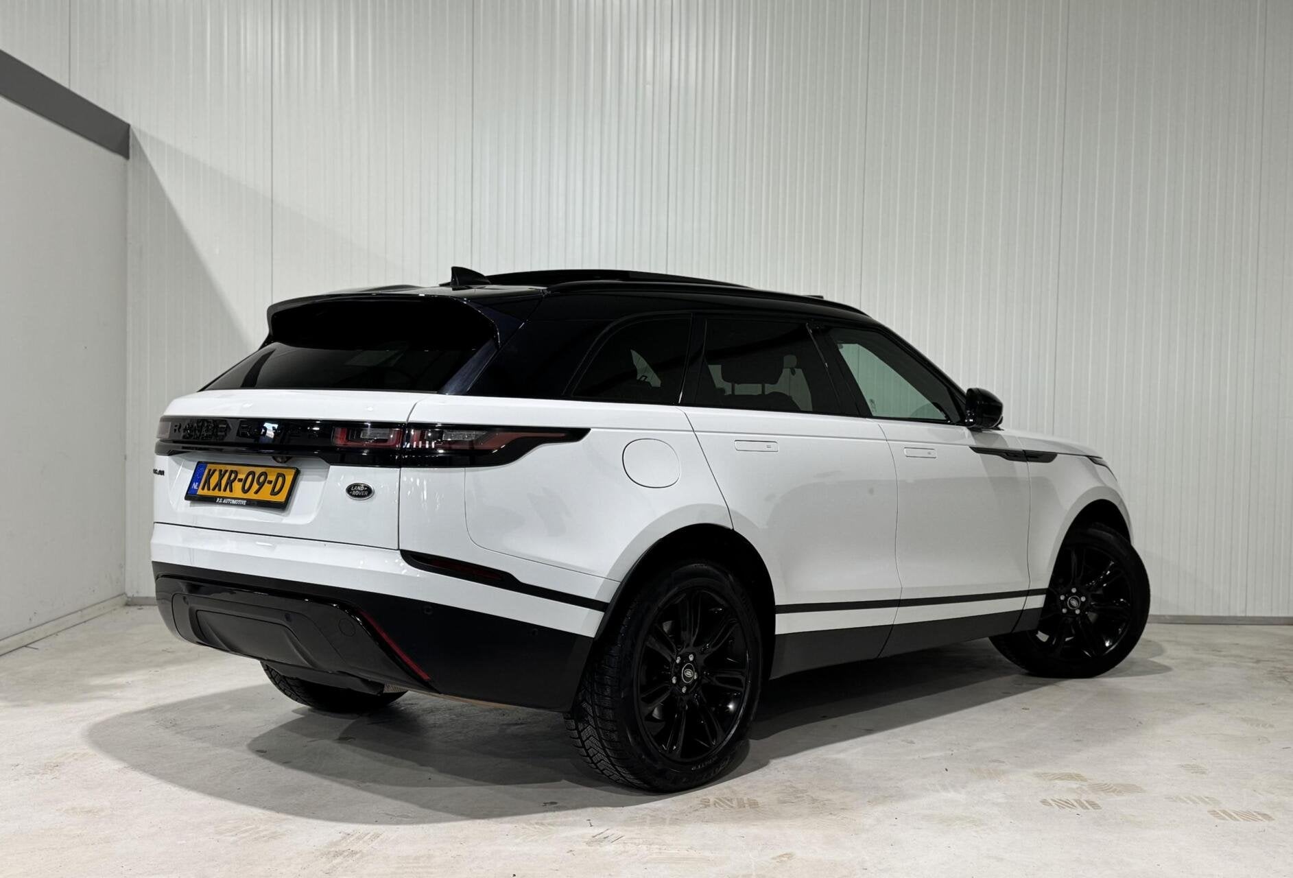 Land Rover Range Rover Velar 2.0 P400e R|PANO|MERIDIAN|360, Auto's, Automaat, Dealer onderhouden, Euro 6, 4 cilinders