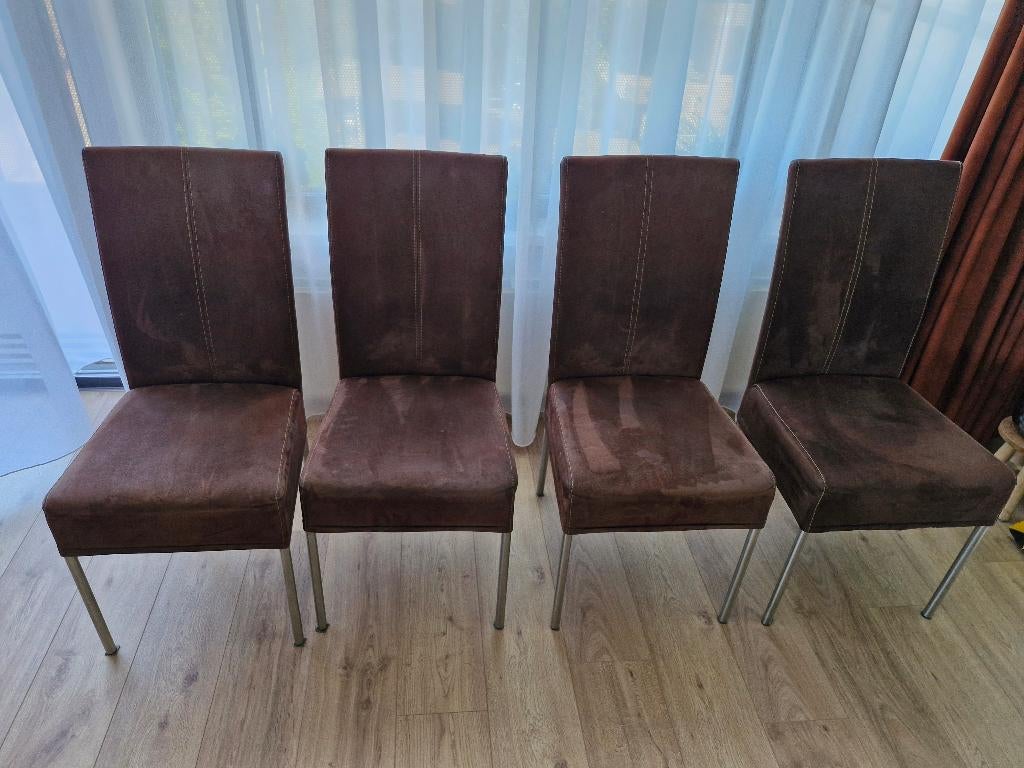 4 bruine eetkamerstoelen, suede, metalen poten, Huis en Inrichting, Stoelen, Ophalen, Gebruikt, Bruin, Vier