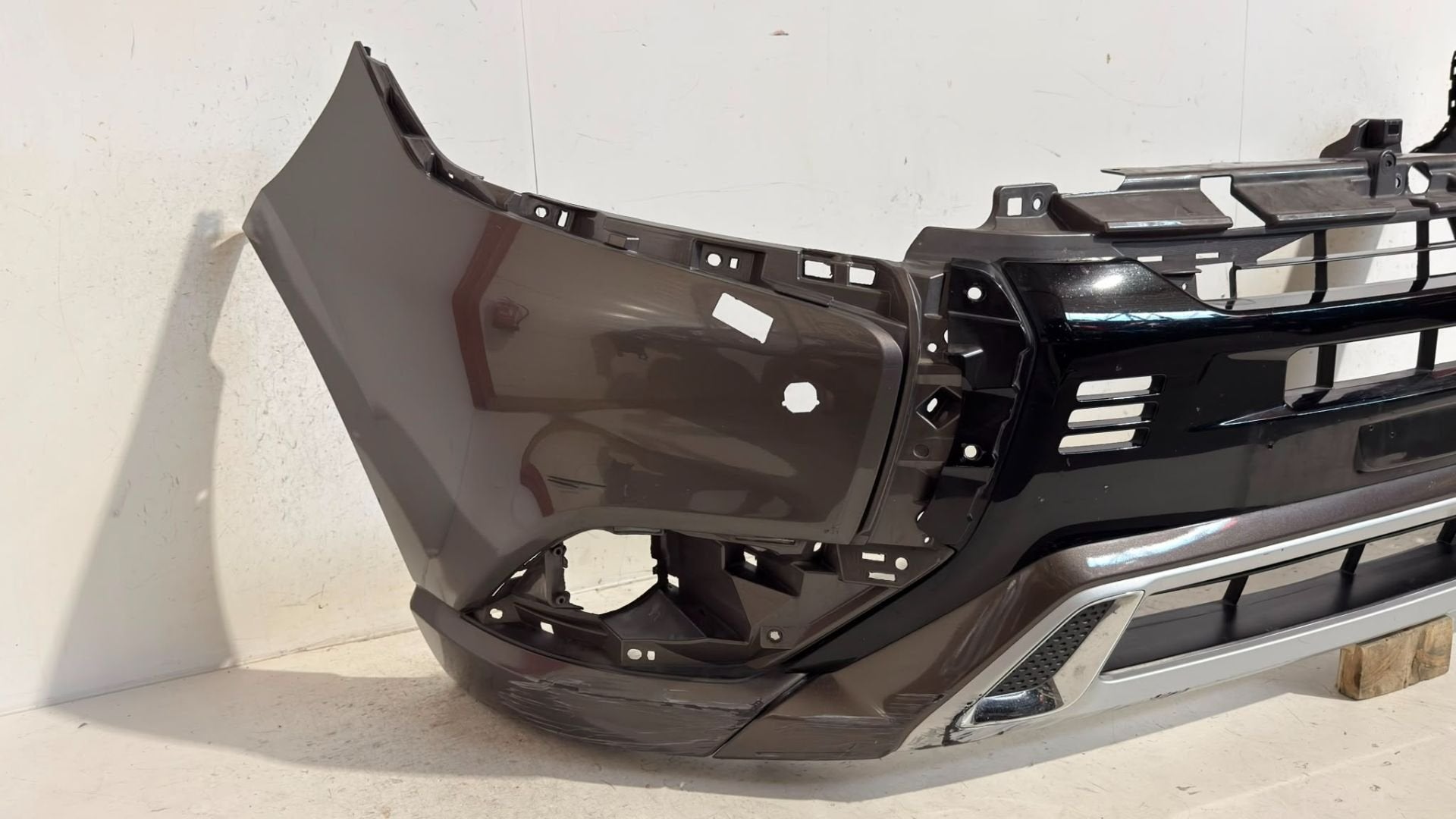 Mitsubishi Outlander III Facelift voorbumper 6410G227ZZ, Info@mitsubishi-motors.com, Gebruikt, Voor, Mitsubishi Motors Corporation