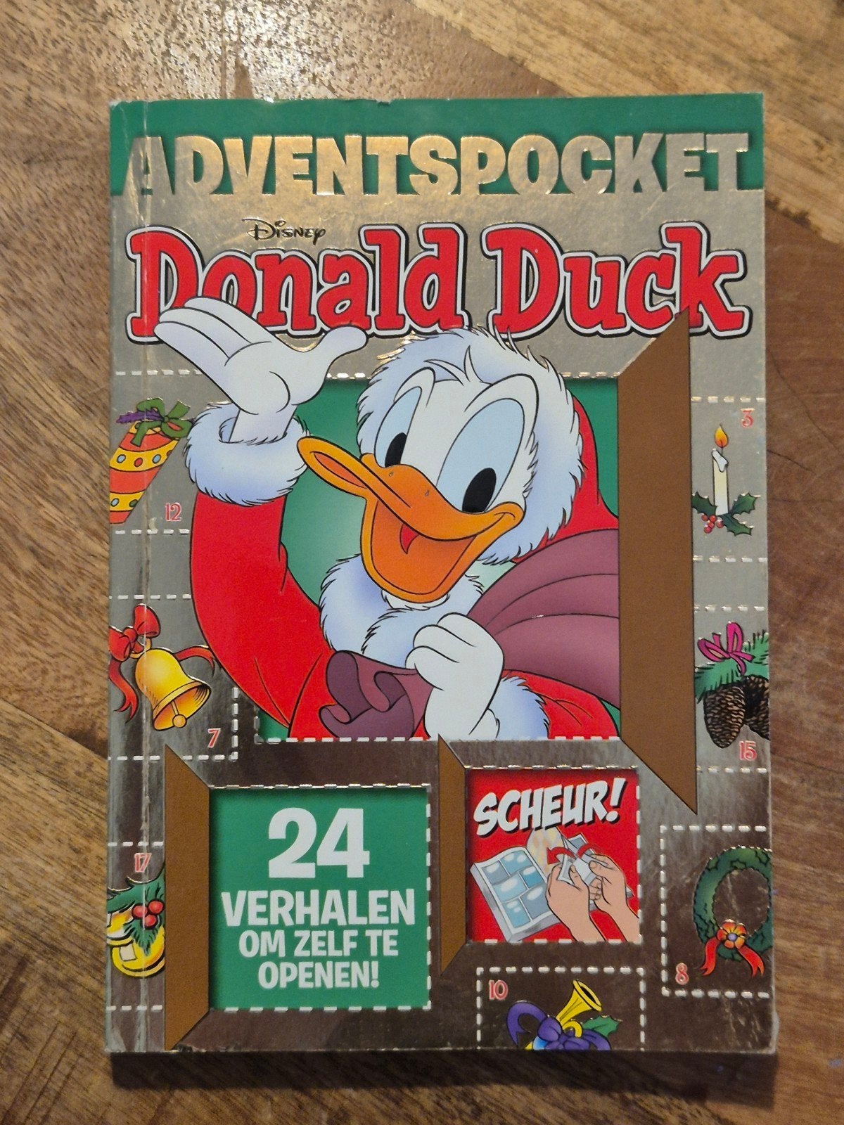 Donald Duck Adventspocket - 24 Verhalen om zelf te openen!, Eén stripboek, Ophalen of Verzenden, Gelezen, Walt Disney