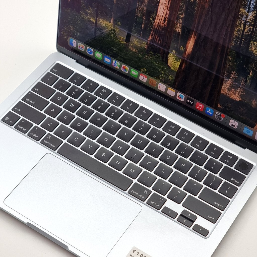 Macbook Air 2025 M4 13 Inch 16GB 256GB | Accu: 100%, Computers en Software, Apple, Zo goed als nieuw, Support@apple.com, One Apple Park Way
Cupertino, CA 95014
United States