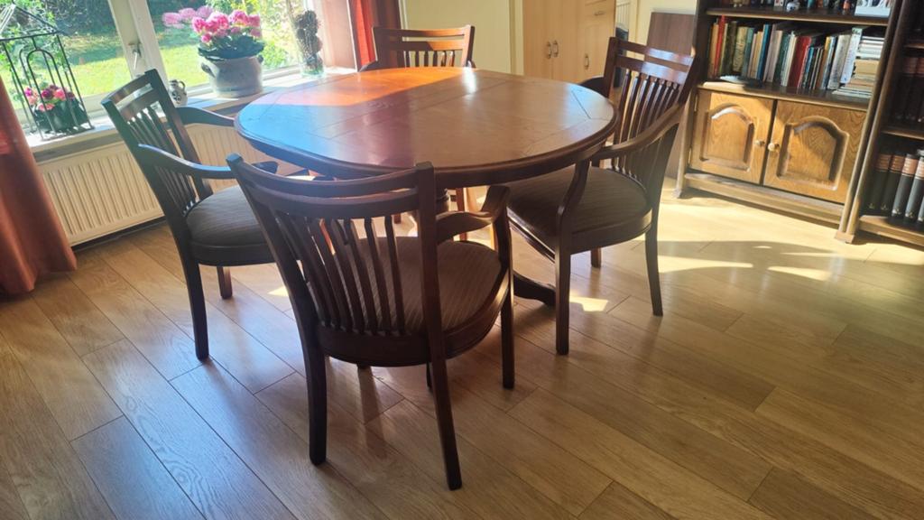 Elegante eettafel met 4 stoelen, Antiek en Kunst, Ophalen