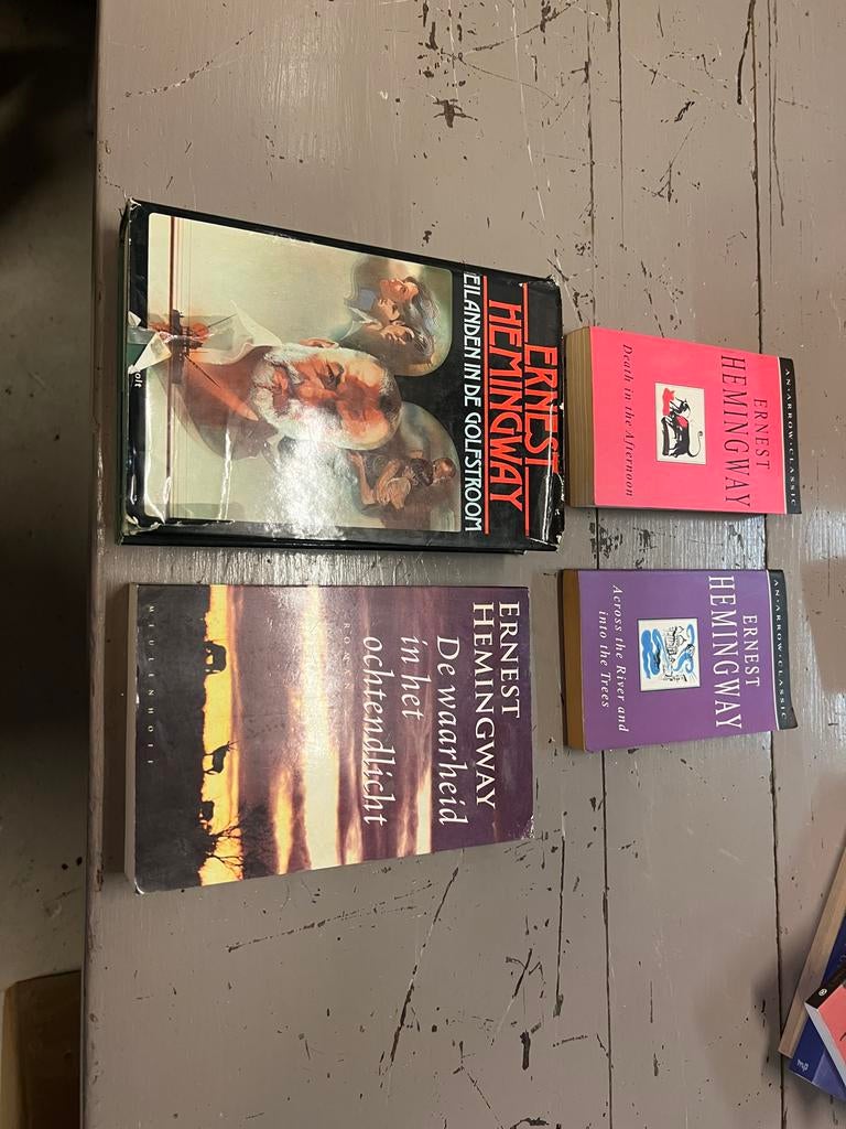 4x Ernest Hemingway Boeken: Eilanden, De Waarheid, Death, Ri, Boeken, Ophalen of Verzenden, Gelezen, Europa overig