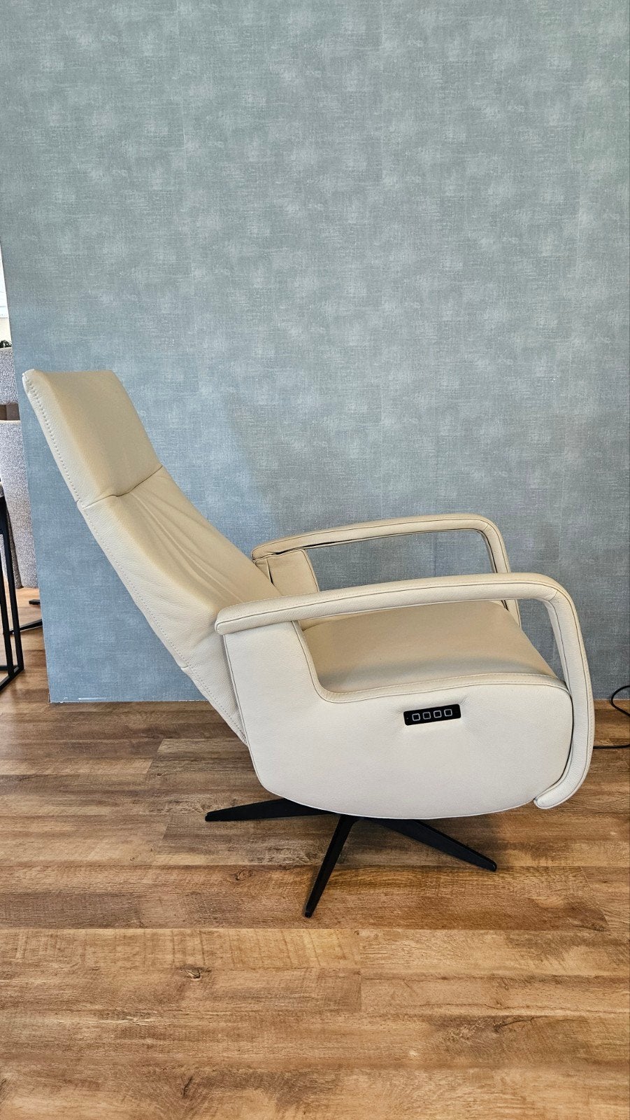 Sta op stoel/fauteuil bij Zitgemak in joure, Ophalen of Verzenden, Zo goed als nieuw, 50 tot 75 cm, Leer