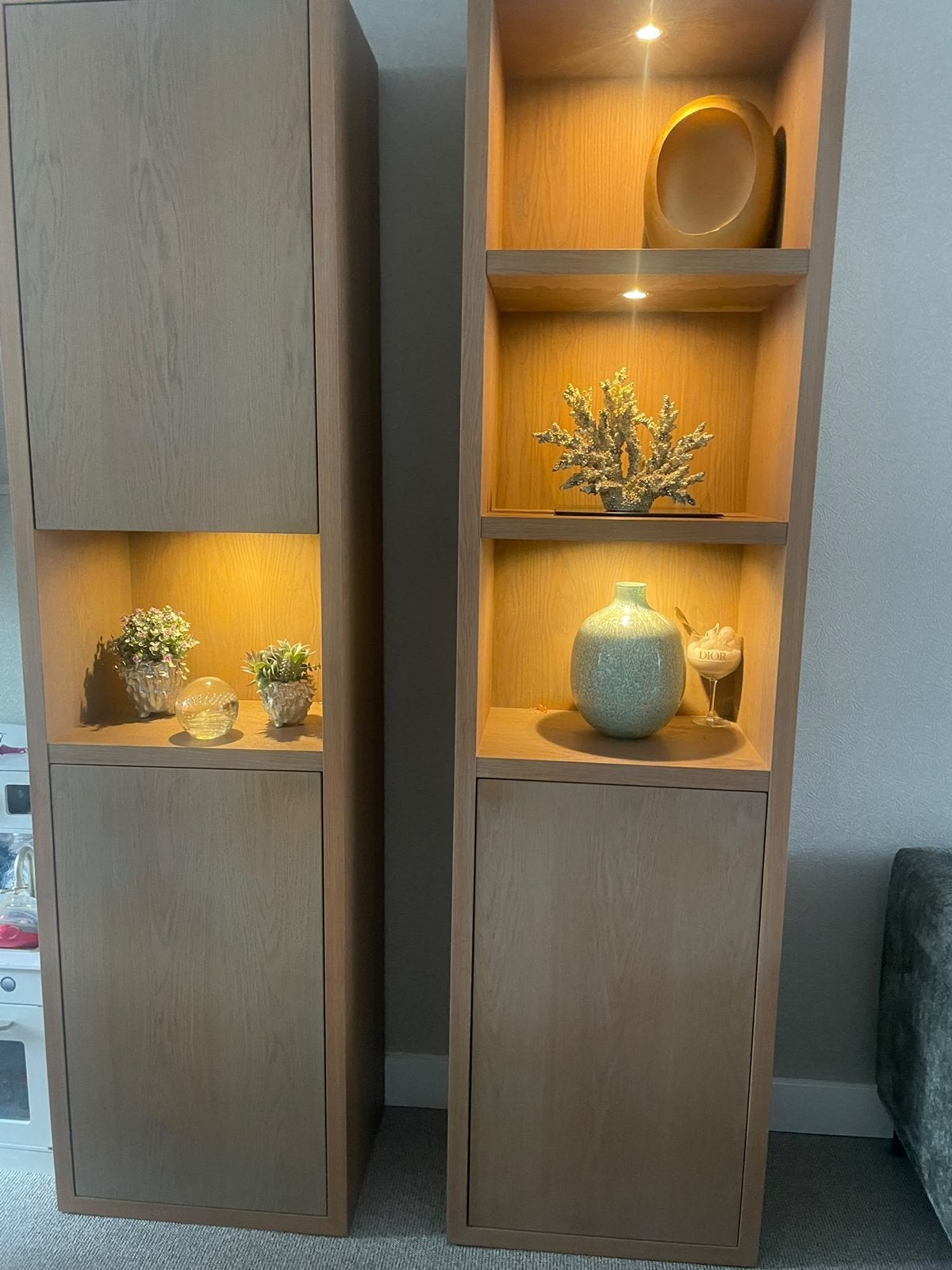 Set van 2 moderne kasten met verlichting, Ophalen, Minder dan 50 cm, 200 cm of meer, Zo goed als nieuw