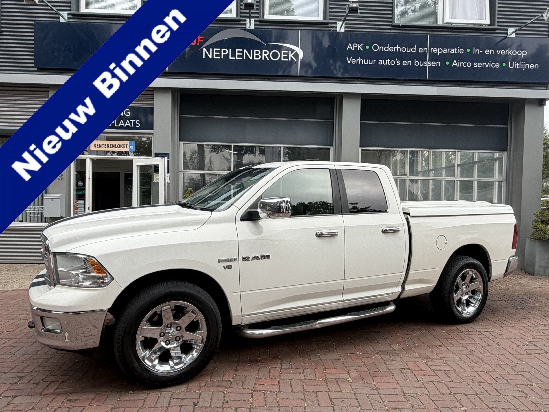 Dodge Ram 1500 5.7 V8 4x4 Quad Cab 6'4 120 Liter gas 2009 yo, Auto's, Automaat, Gebruikt, 5654 cc, Wit