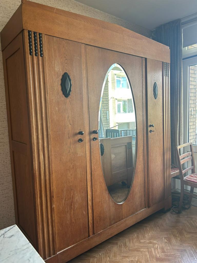 Nette zeer oude slaapkamer, Antiek en Kunst, Ophalen