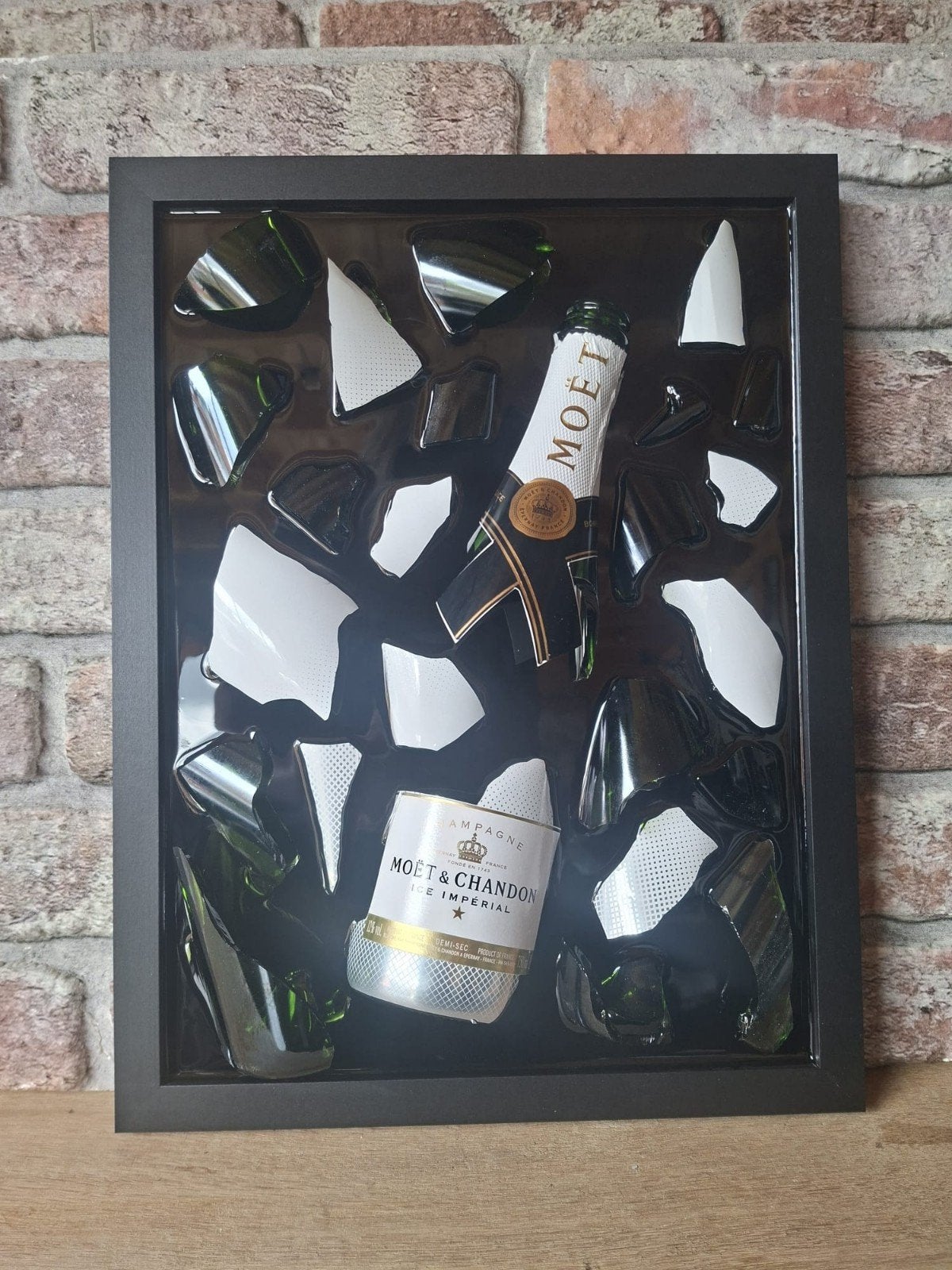 Moët Chandon Ice fles verwerkt in een lijst 43x33 met Epoxy, Antiek en Kunst, Ophalen of Verzenden