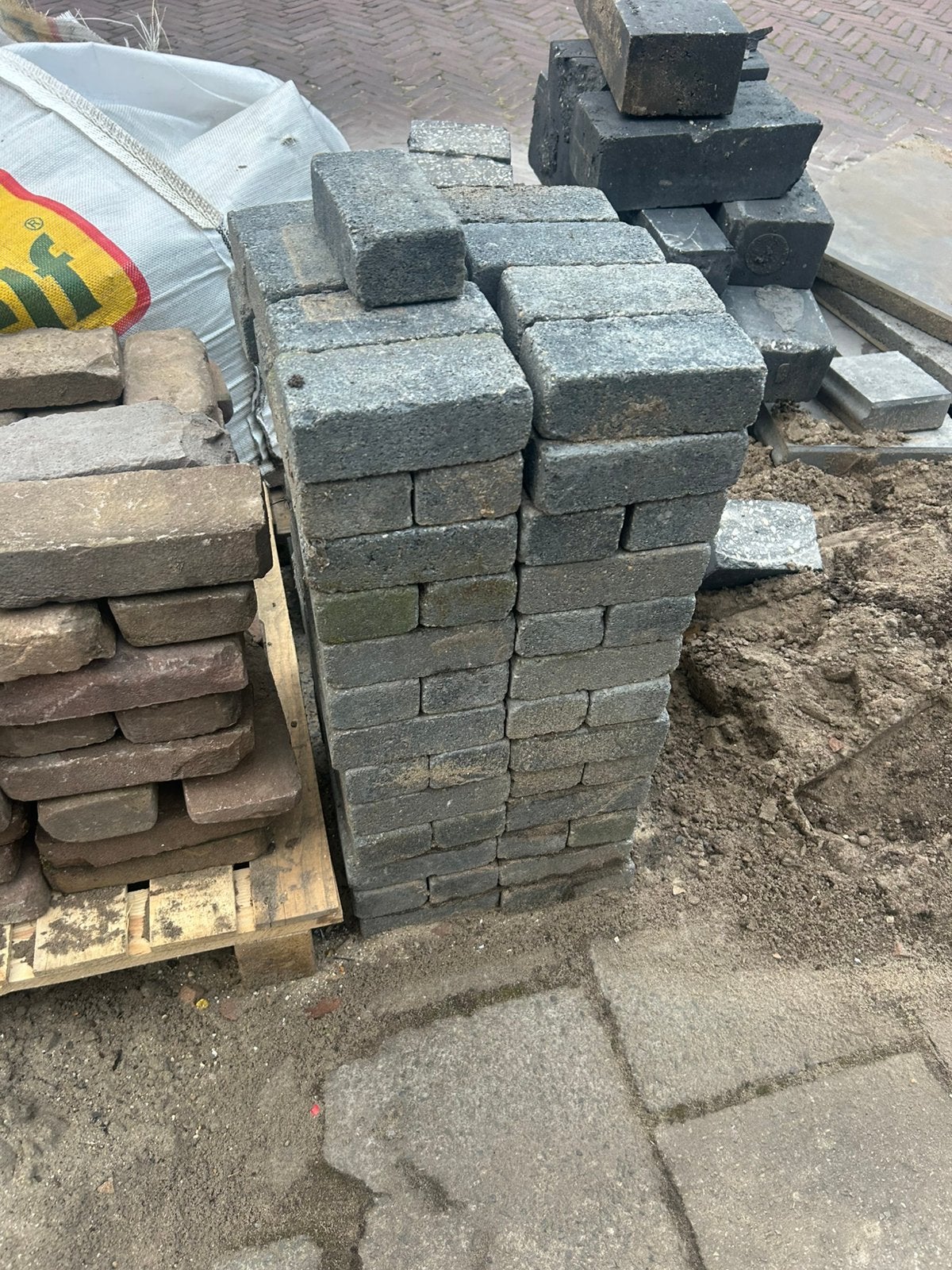 Gebruikte gebakken klinkers/ waaltjes gratis af te halen, Tuin en Terras, Ophalen, Klinkers, Zo goed als nieuw, Natuursteen