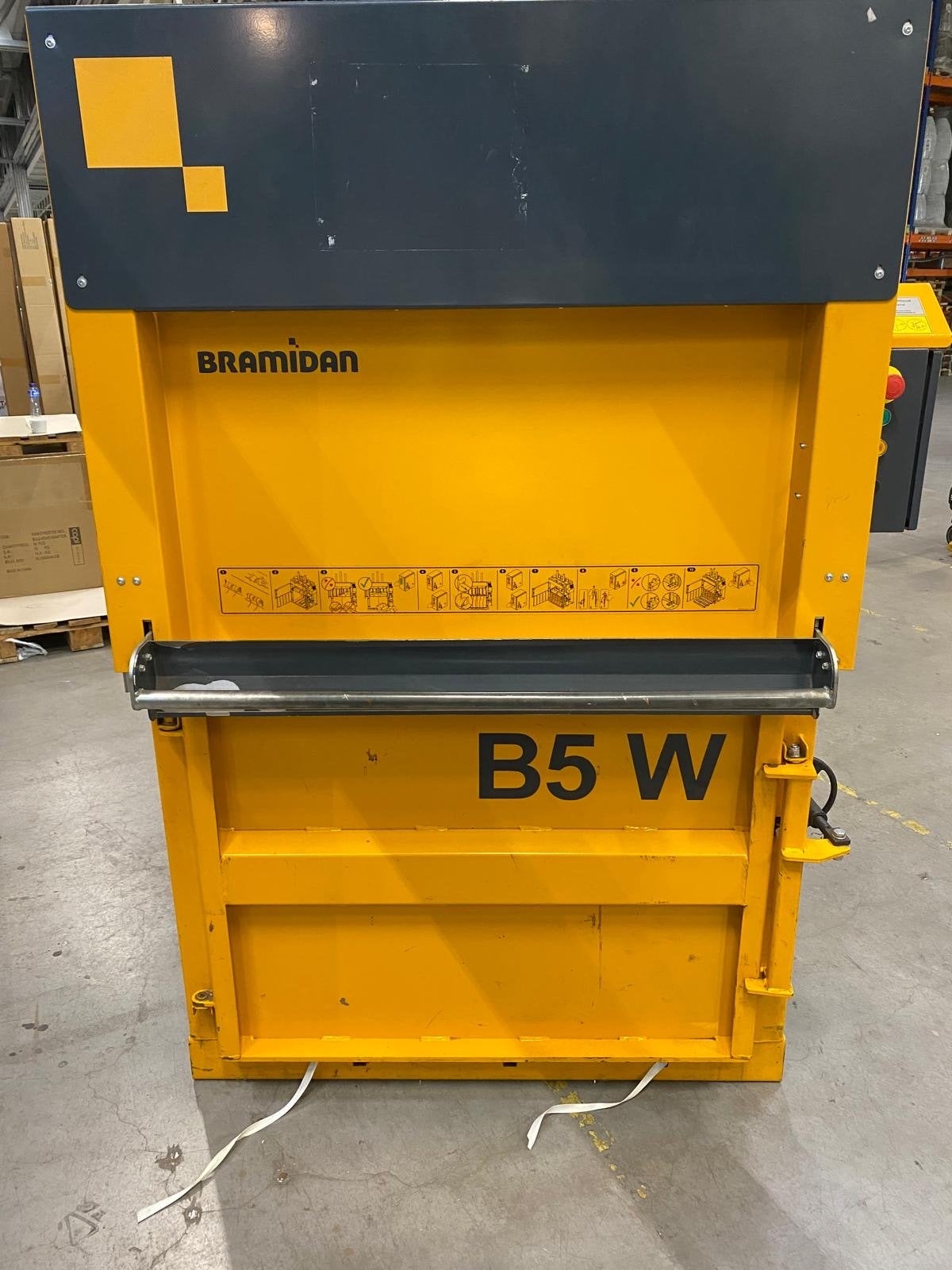 Bramidan B5 W balenpers - Compact en efficiënt, Ophalen, Zo goed als nieuw