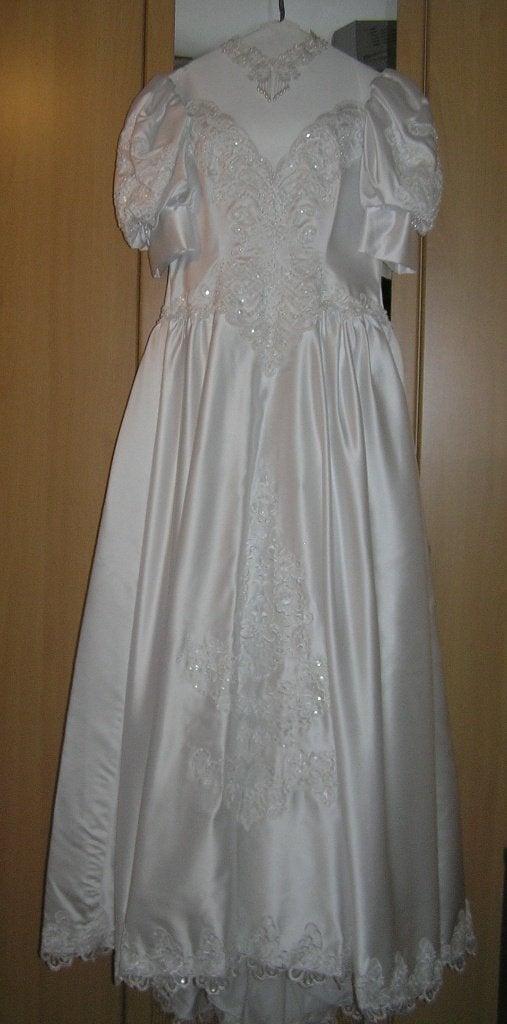 Prachtige WIT SATIJNEN BRUIDSJAPON in maat 40 te koop, Kleding | Dames, Trouwkleding en Trouwaccessoires, Ophalen of Verzenden