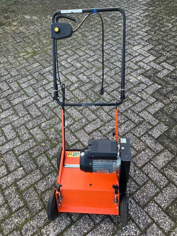 Verticuteermachine 400mm 230V Eliet E 401 Electric 2015, Eliet Europe nv, Ophalen, Eliet, Diesveldstraat 2 - 8553 Otegem België