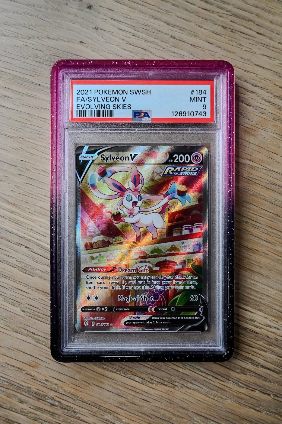 Sylveon V Full Art Evolving Skies PSA 9 MINT Pokémon Kaart, Ophalen, Zo goed als nieuw, Losse kaart