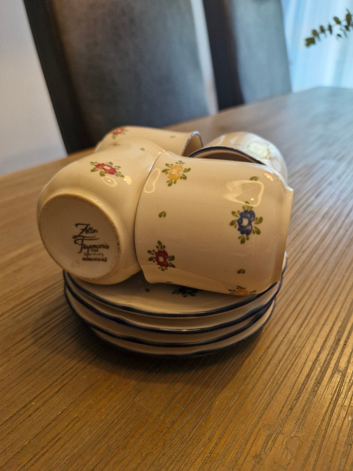 7  Kop en schotels , servies petit rose, Ophalen of Verzenden