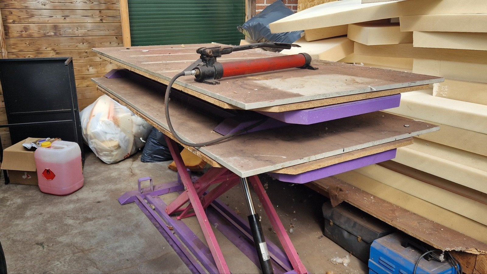Grote werktafel met hydraulische hoogteverstelling., Doe-het-zelf en Verbouw, Tekentafels, Ophalen of Verzenden, Zo goed als nieuw