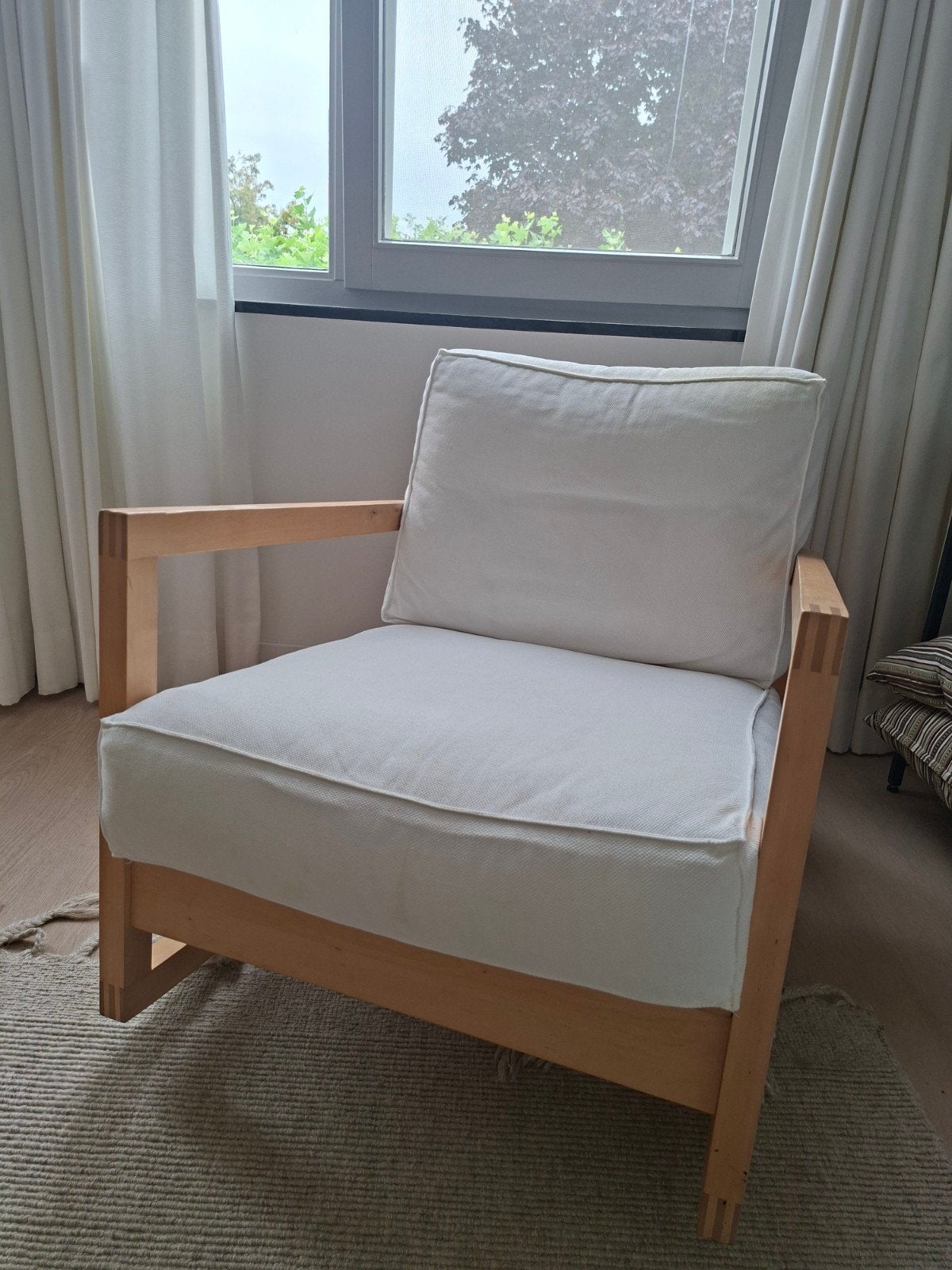 Houten schommelstoel met witte kussens - IKEA Lillberg, Ophalen, Gebruikt, Modern, Scandinavisch, 75 tot 100 cm