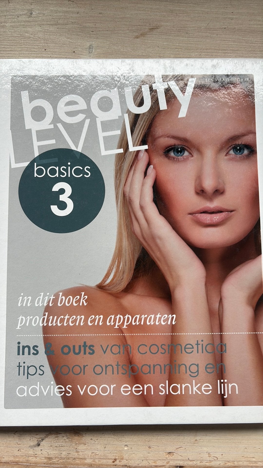 Studieboek beauty level basics 3 nr 978 94 9127 710 8, Ophalen, Beta, Zo goed als nieuw, MBO