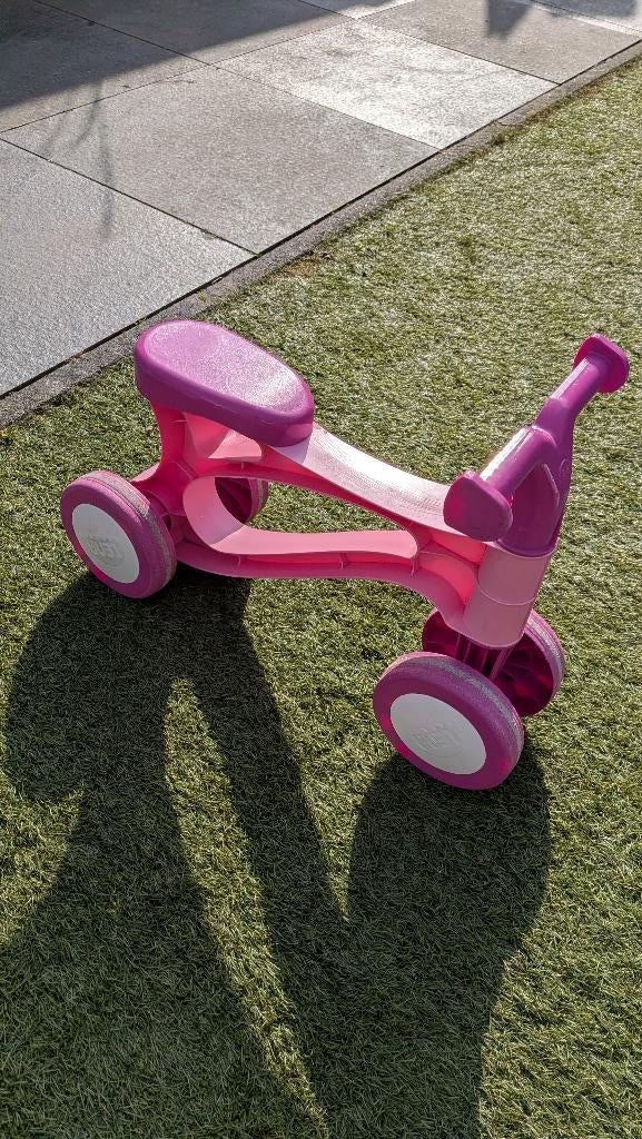 Roze plastic loopfiets LENA, Kinderen en Baby's, Speelgoed | Buiten | Voertuigen en Loopfietsen, Ophalen, Gebruikt, Loopfiets