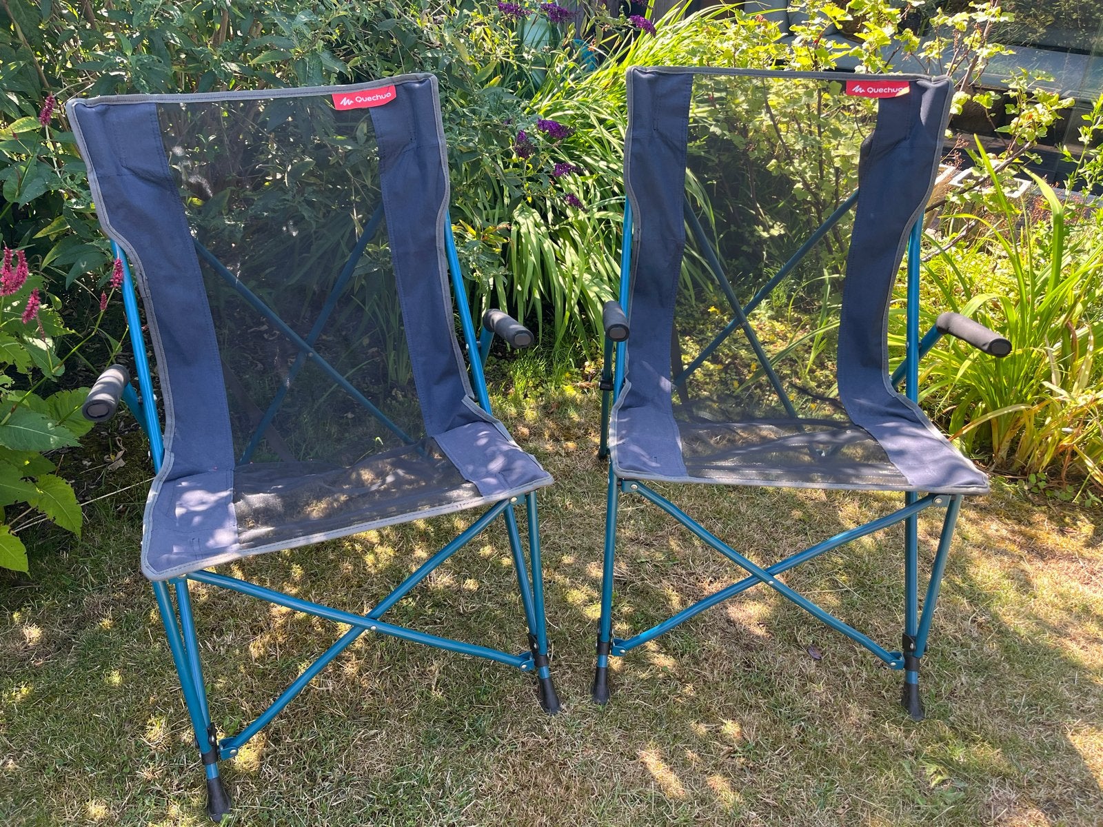 2 Opvouwbare campingstoelen - Quechua, Caravans en Kamperen, Kampeermeubelen, Gebruikt, Campingstoel, Ophalen