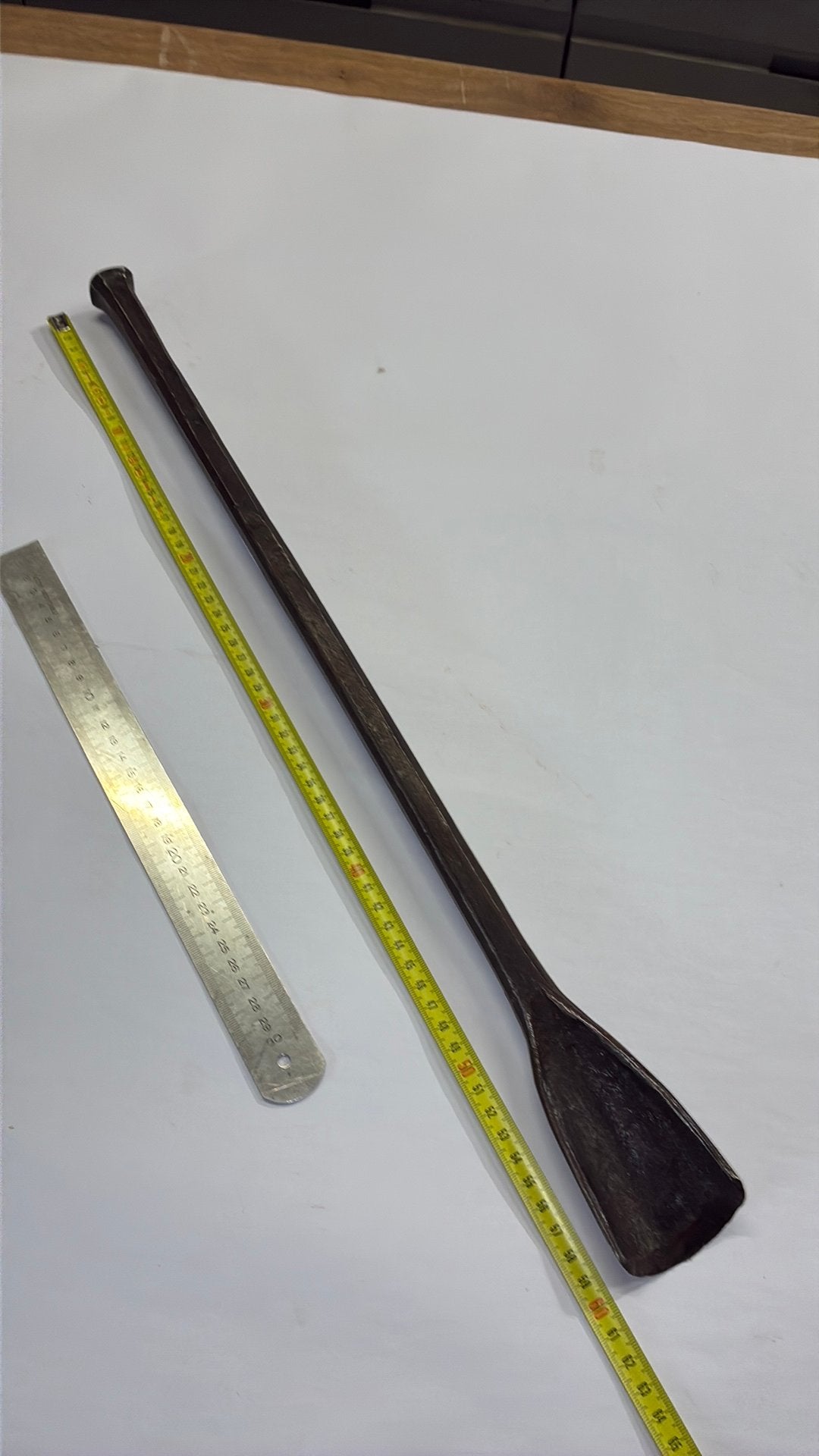 Lange guts 60cm ( komt uit molenbouw werkplaats molenbeitel, Antiek en Kunst, Antiek | Gereedschap en Instrumenten, Ophalen of Verzenden