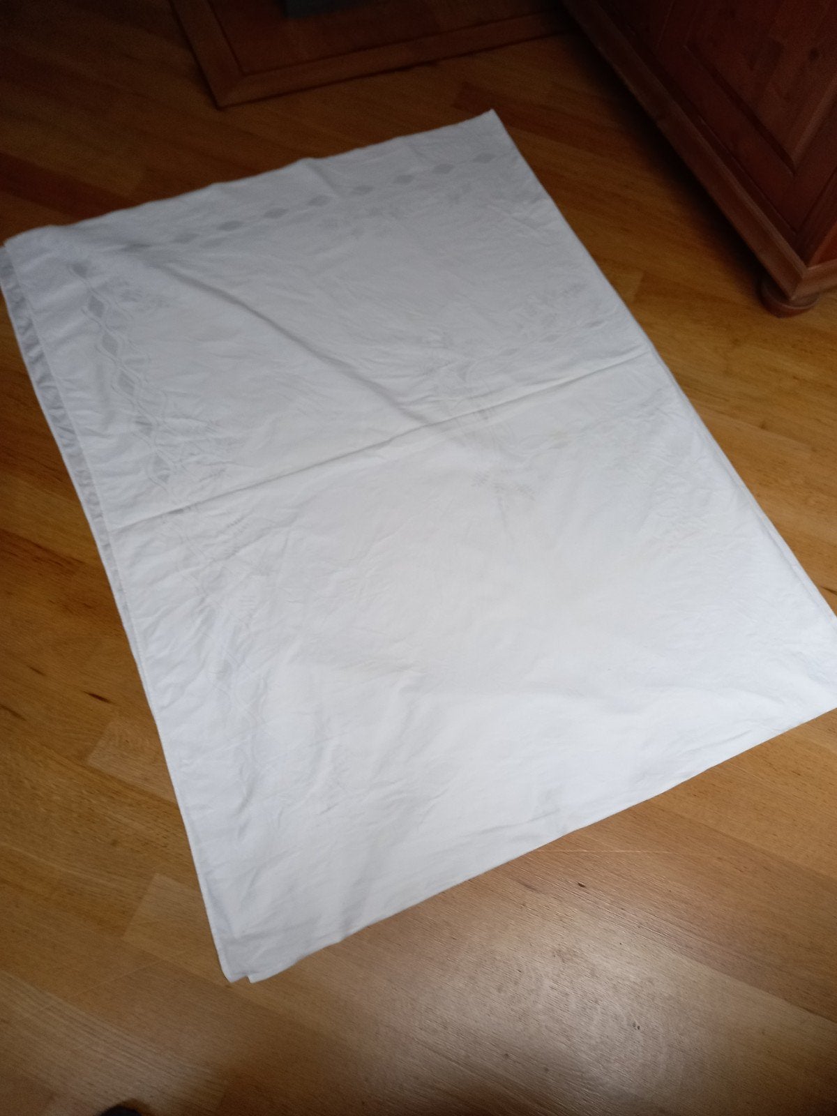 Vintage wit damast tafelkleed uit de 60er jaren., Huis en Inrichting, 210 cm, Gebruikt, 135 cm, Ophalen of Verzenden