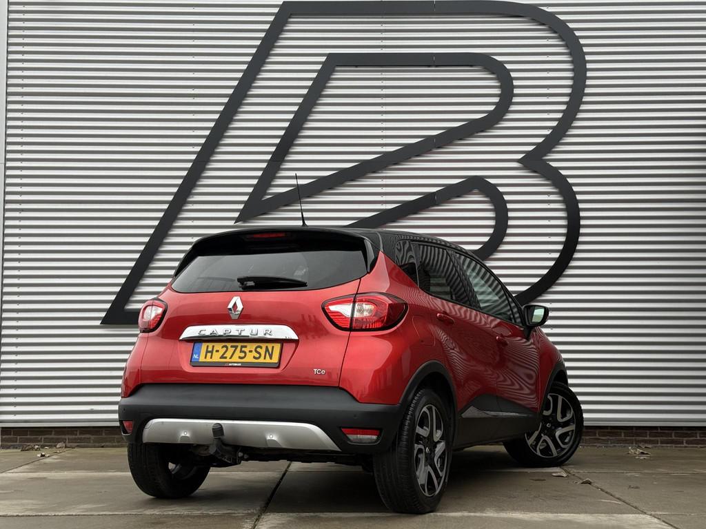 Renault Captur 1.2 TCe Helly Hansen 2e Eigenaar|Navi|Camera|, Euro 5, Stof, 4 cilinders, SUV of Terreinwagen