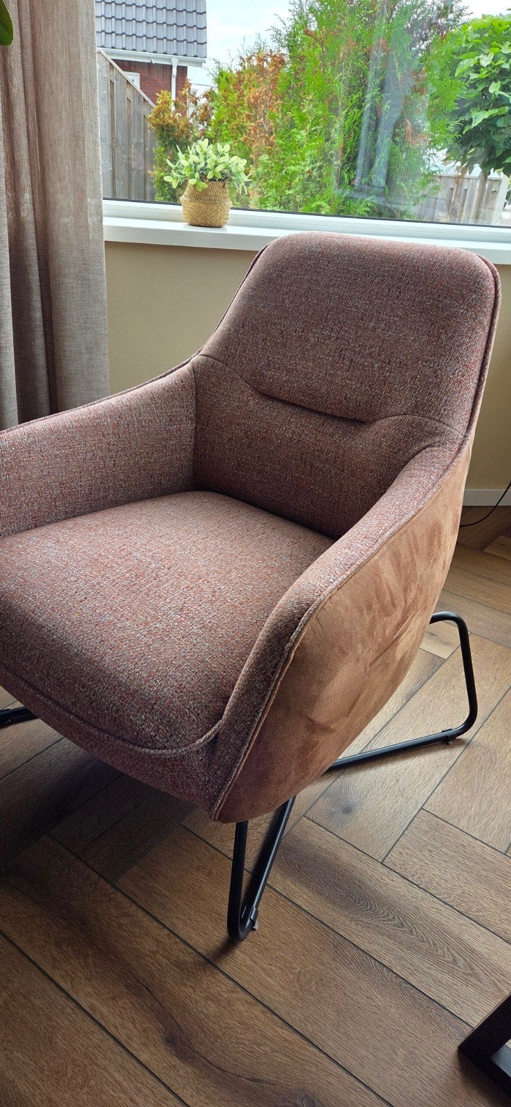 Xooon fauteuil met een zwart metalen onderstel, Ophalen, Modern, Comfortabel, Overige kleuren, Zo goed als nieuw
