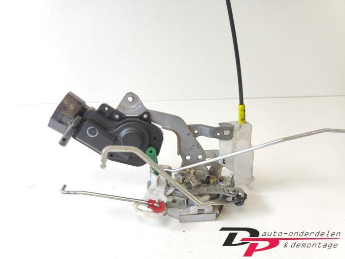 Deurslot Mechaniek 4Deurs links-voor van een Peugeot 107, Gebruikt, -, -, Ophalen of Verzenden