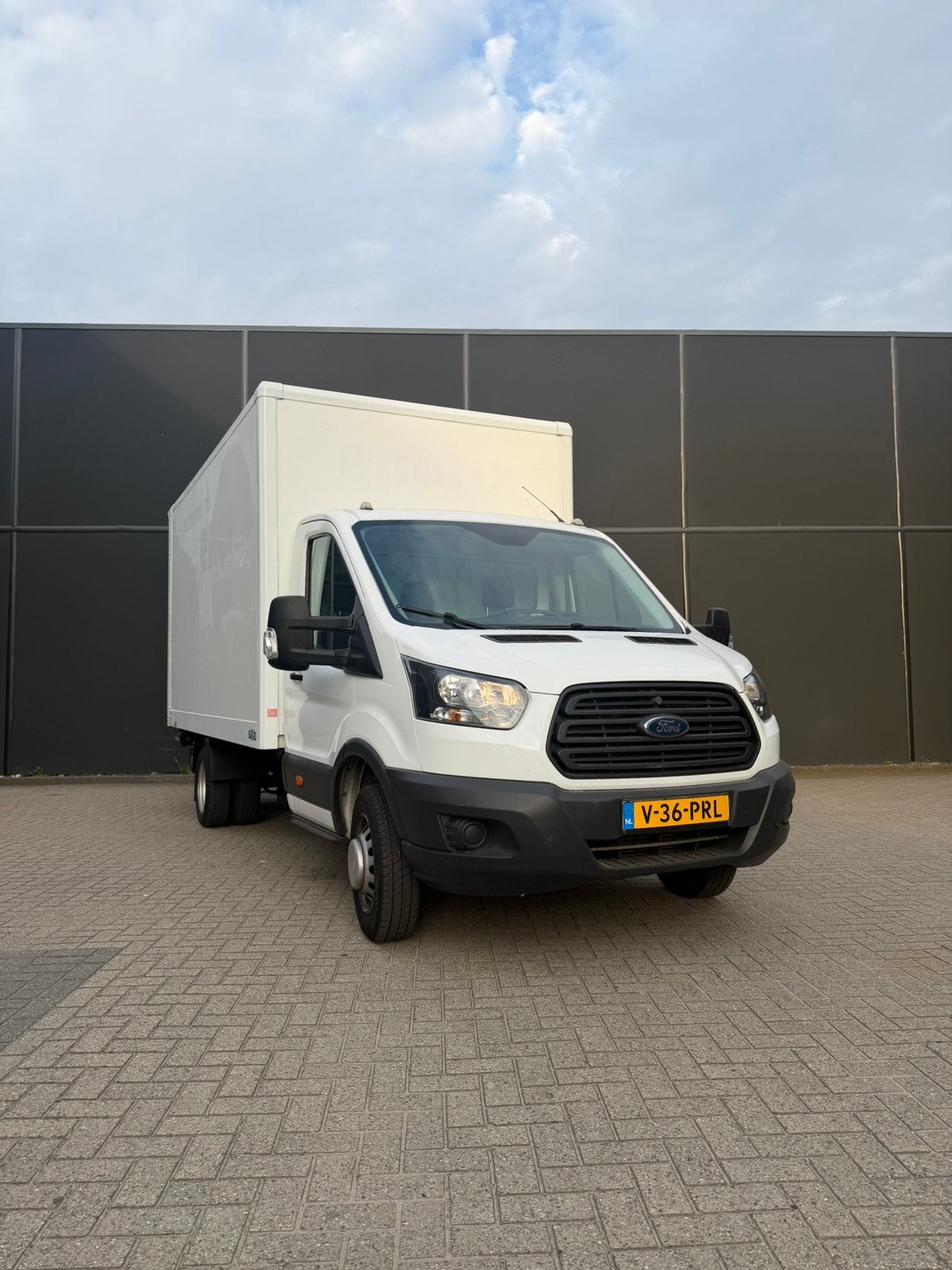 Bakwagen te huur - Verhuur verhuiswagen - Bestelbus te huur, Met chauffeur, Verhuiswagen of Bestelauto