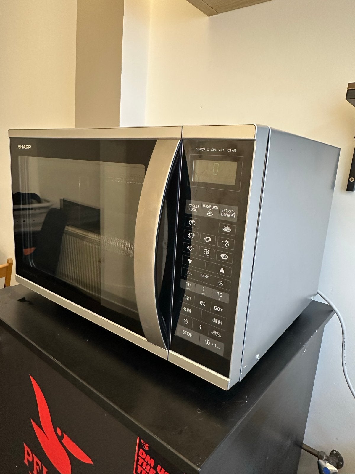 Sharp Combimagnetron - Zilverkleurig met Grill & Hete Lucht, Combimagnetron, Gebruikt, 60 cm of meer, Grill