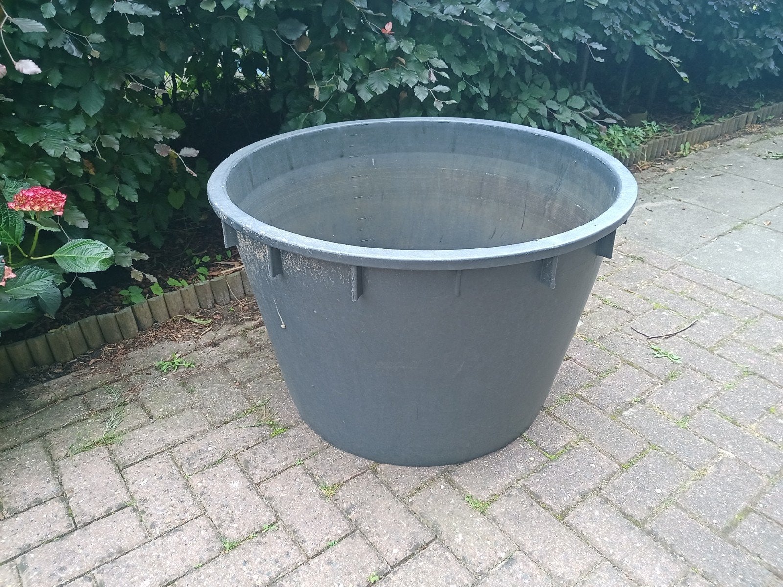 Grote kunststof plantenbak voor tuin of balkon, Ophalen, Kunststof, Gebruikt, Rond