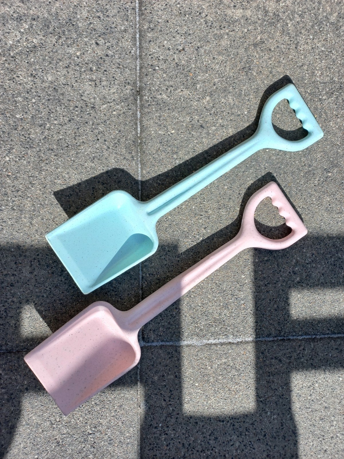Bioplastic schepjes - 2 stuks (roze en blauw), Ophalen of Verzenden, Zo goed als nieuw