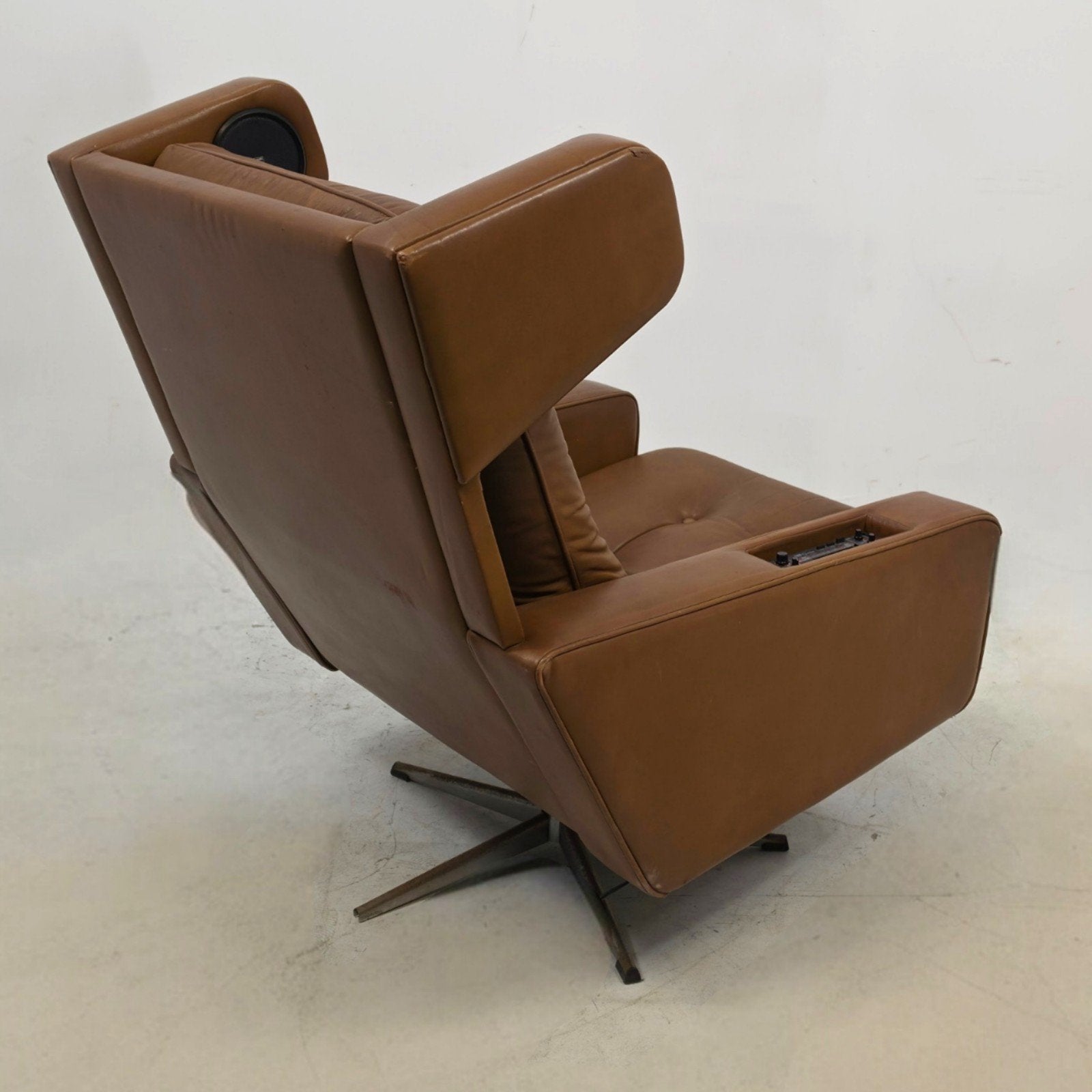 luxe Audio fauteuil 70s Leder geïntegreerde audio Robin Day, Huis en Inrichting, Fauteuils, Ophalen of Verzenden