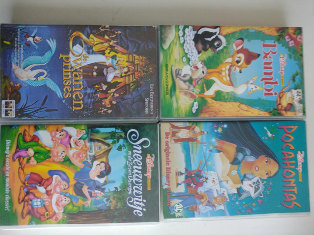Disney Klassiekers VHS: Zwanenprinses,Bambi, Sneeuwwitje, P, Avontuur, Gebruikt, Alle leeftijden, Boxset