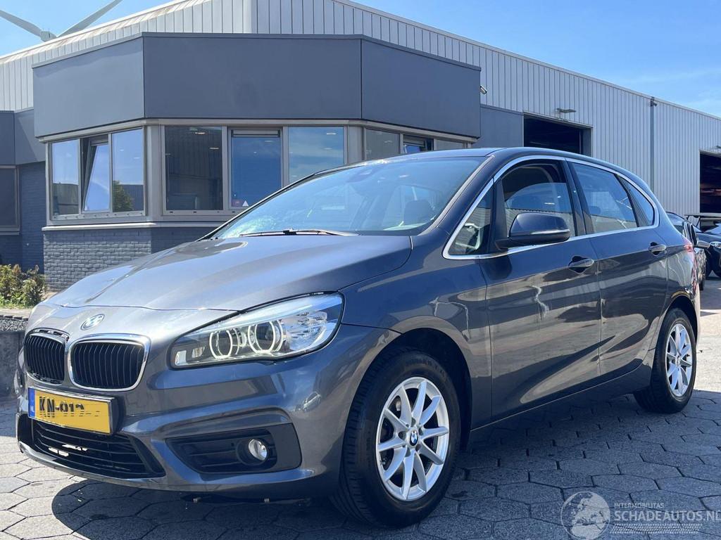 BMW 2 Serie Active Tourer 216i Centennial Executive, Auto diversen, Schadeauto's, BMW, Handgeschakeld, Benzine, Stationwagon, Zilver of Grijs