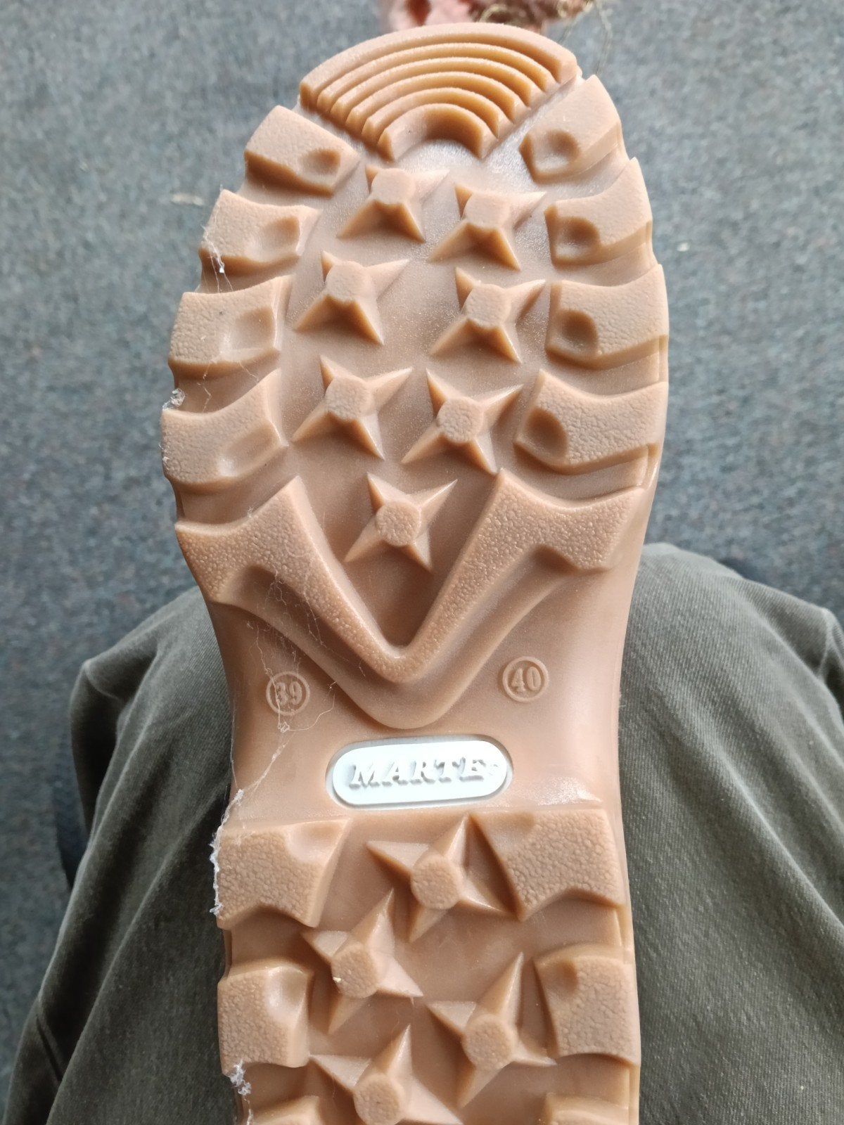 Witte snowboots met oranje bont, maat 39/40, Wit, Snowboots, Ophalen of Verzenden, Zo goed als nieuw