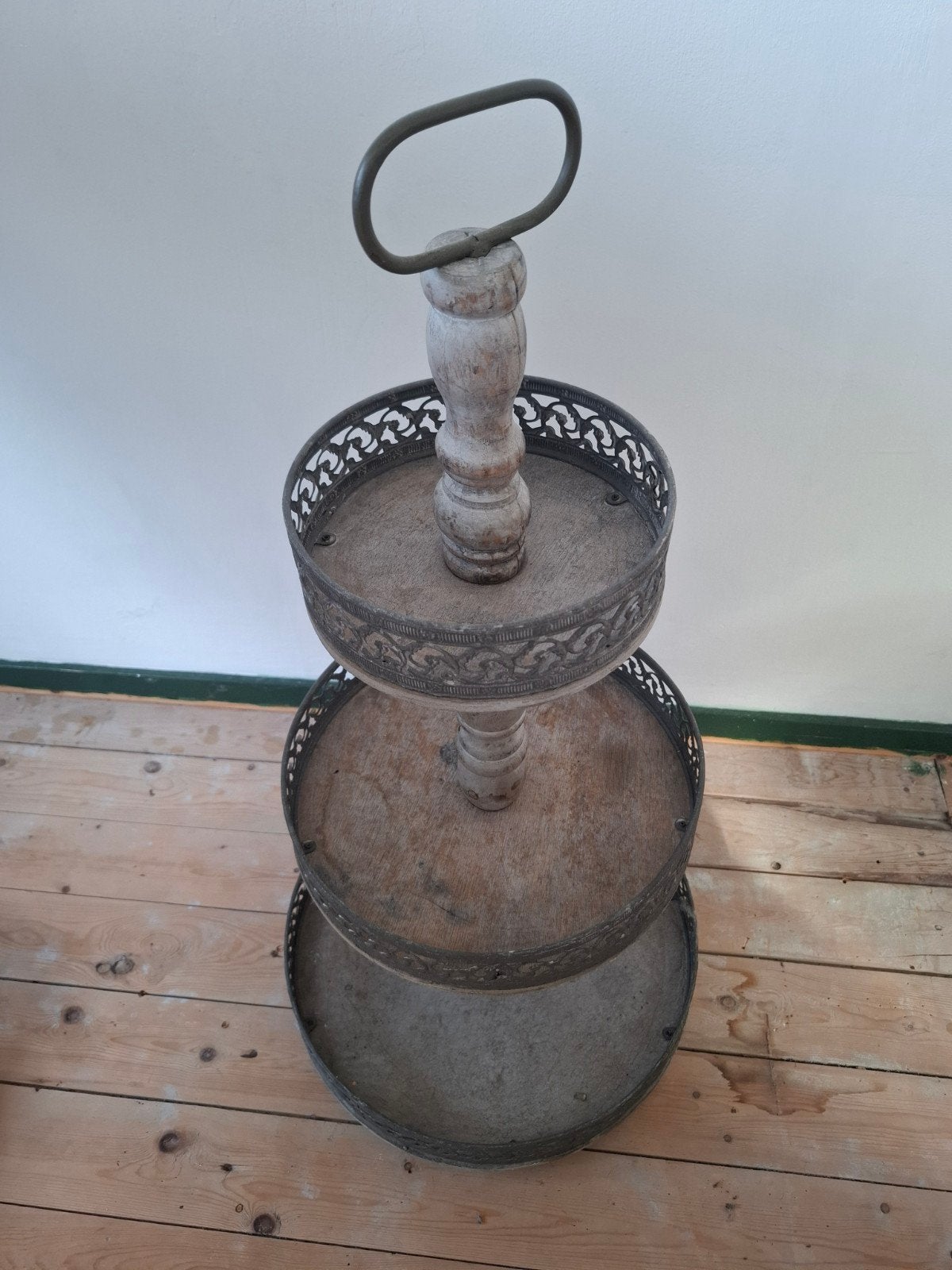 Vintage etagere met 3 lagen en metalen rand, Ophalen