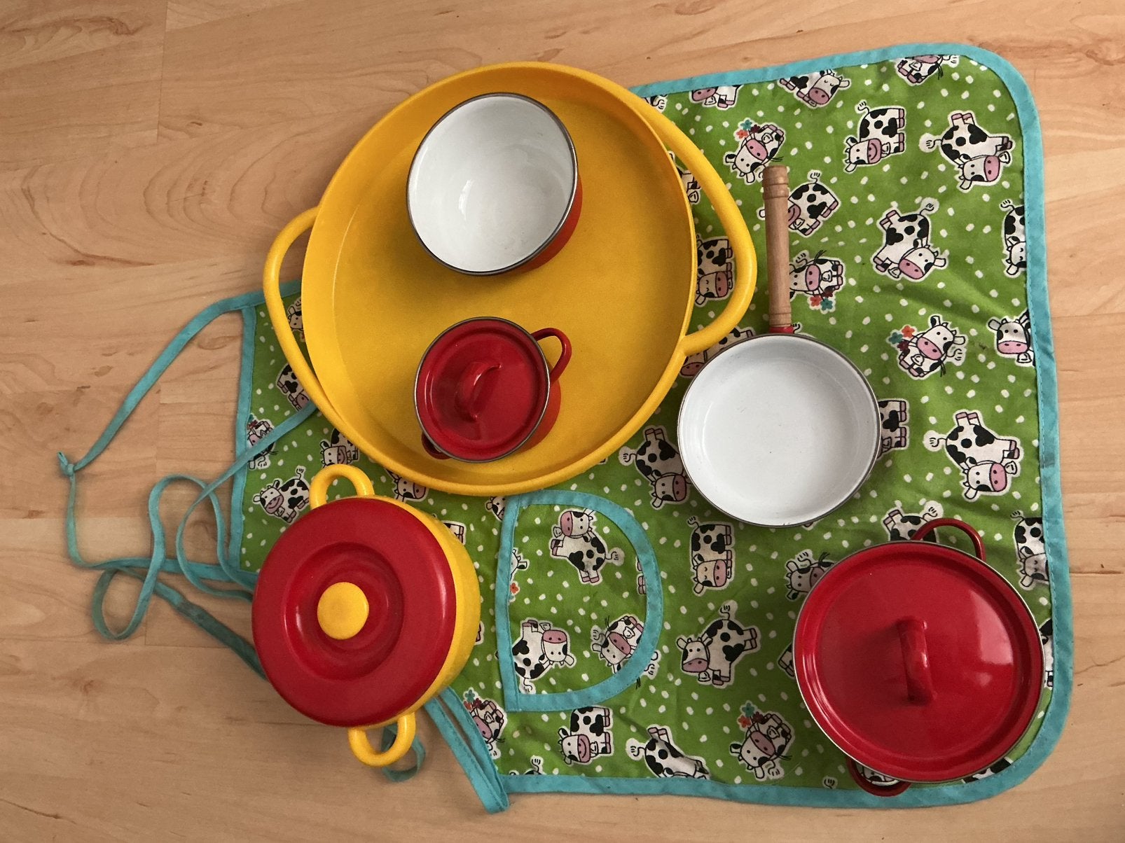 Leuke set pannen voor de jonge keukenprins of prinses, Ophalen, Gebruikt, Jongen of Meisje