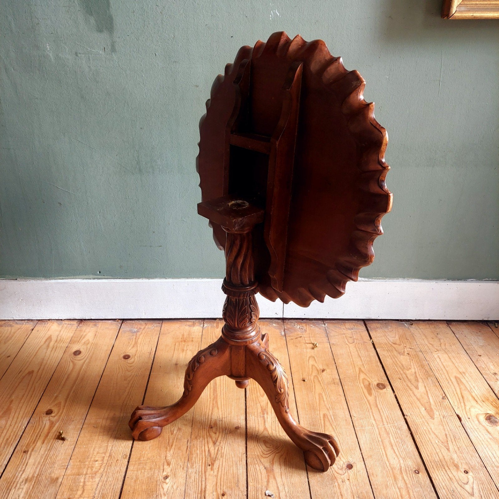 Lucky Vintage Engelse Tilt top tafeltje Chippendale, Antiek en Kunst, Ophalen