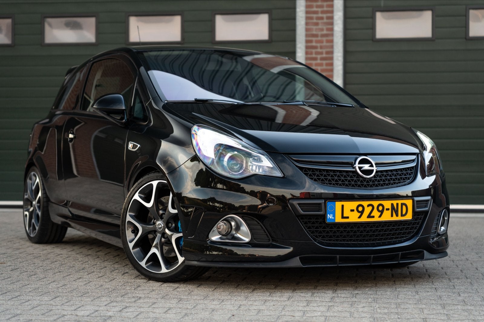Opel Corsa 1.6 OPC 3D 2012 Zwart, Voorwielaandrijving, Zwart, Handgeschakeld, Particulier