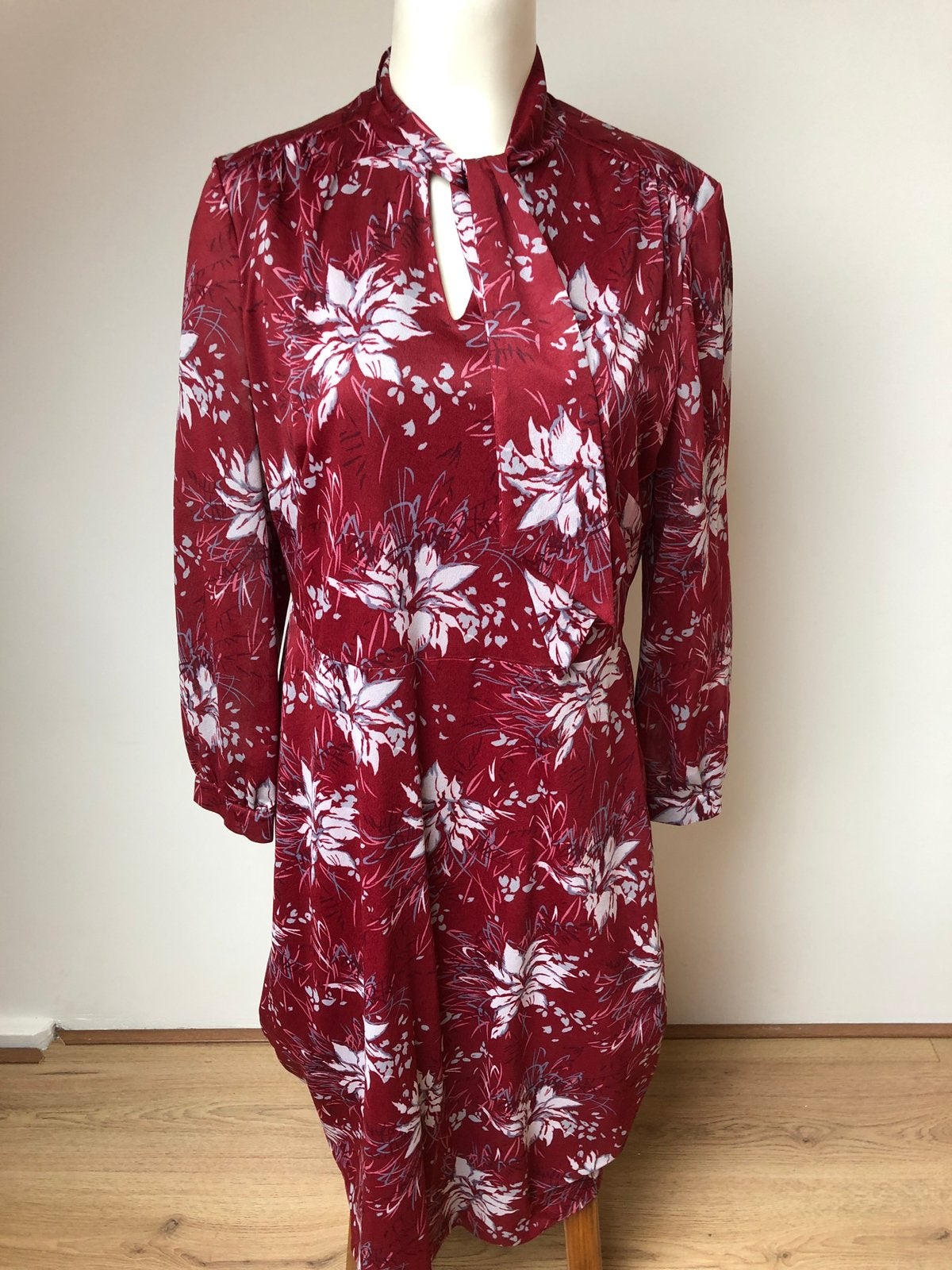 Vintage wijnrood jurkje grijze print l, Kleding | Dames, Jurken, Maat 38/40 (M), Z, Ophalen of Verzenden, Zo goed als nieuw